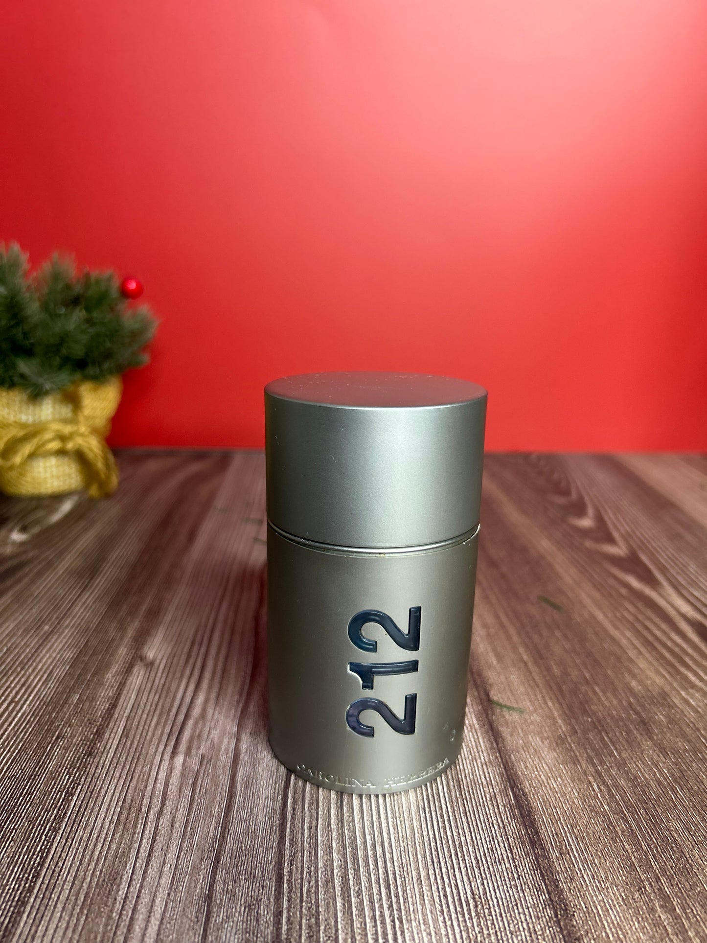 212 MEN NYC-CAROLINA HERRERA