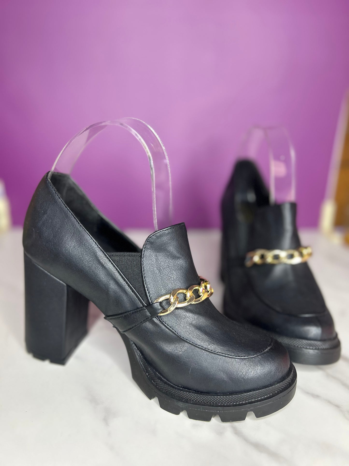 BLACK CHAIN