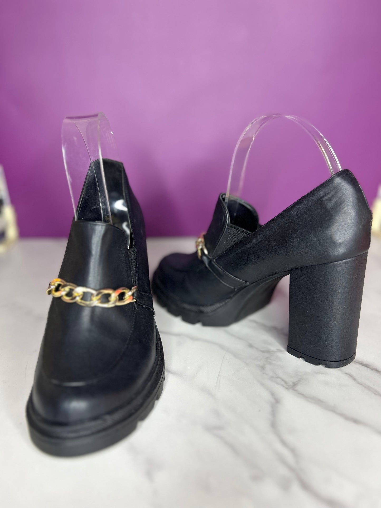 BLACK CHAIN