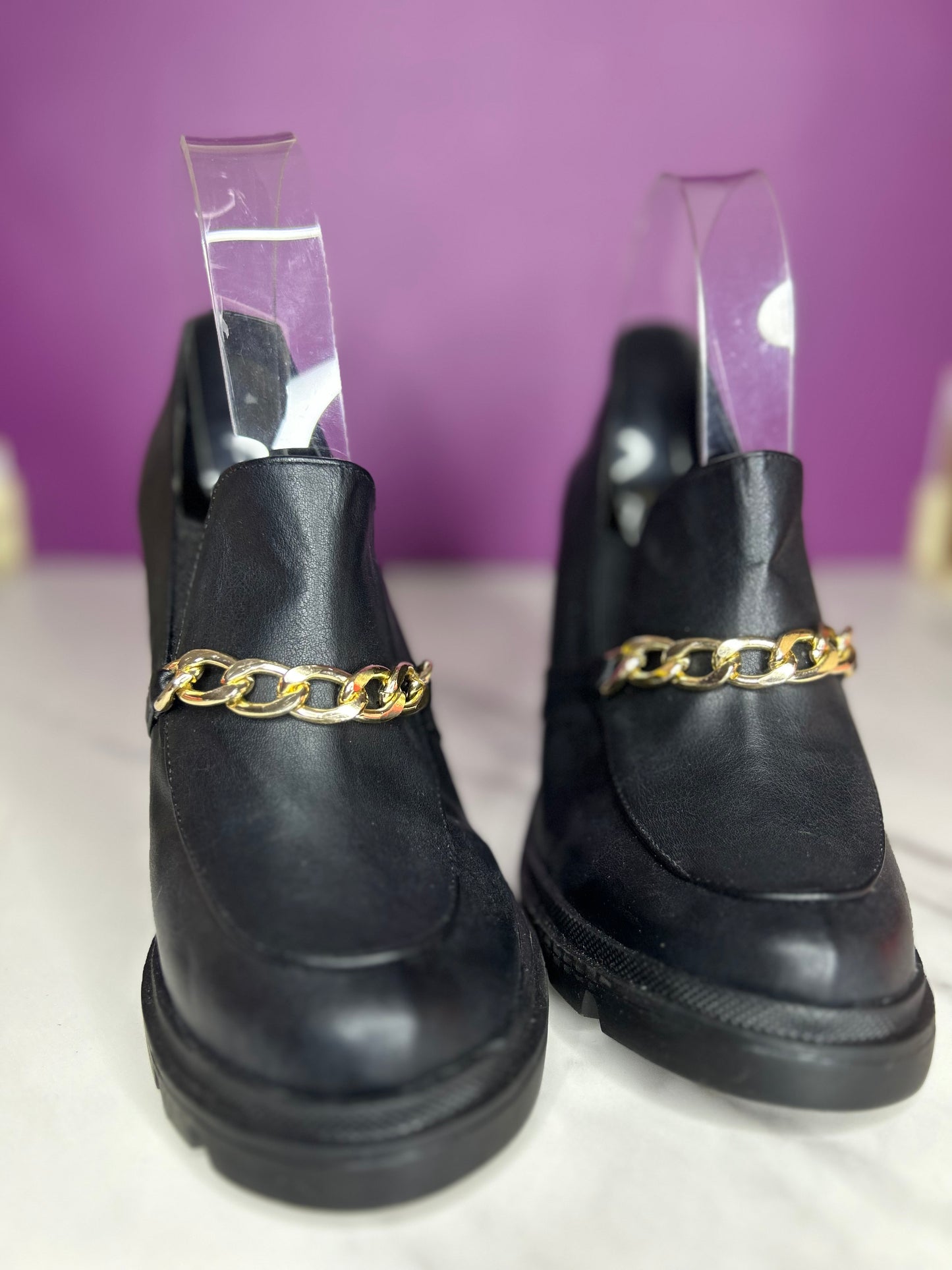BLACK CHAIN