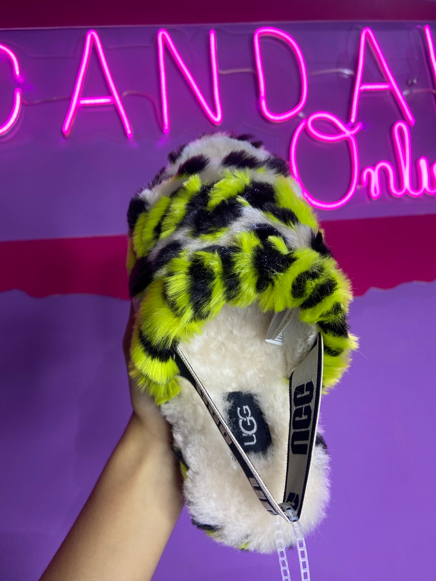 SLIPPERS UGG