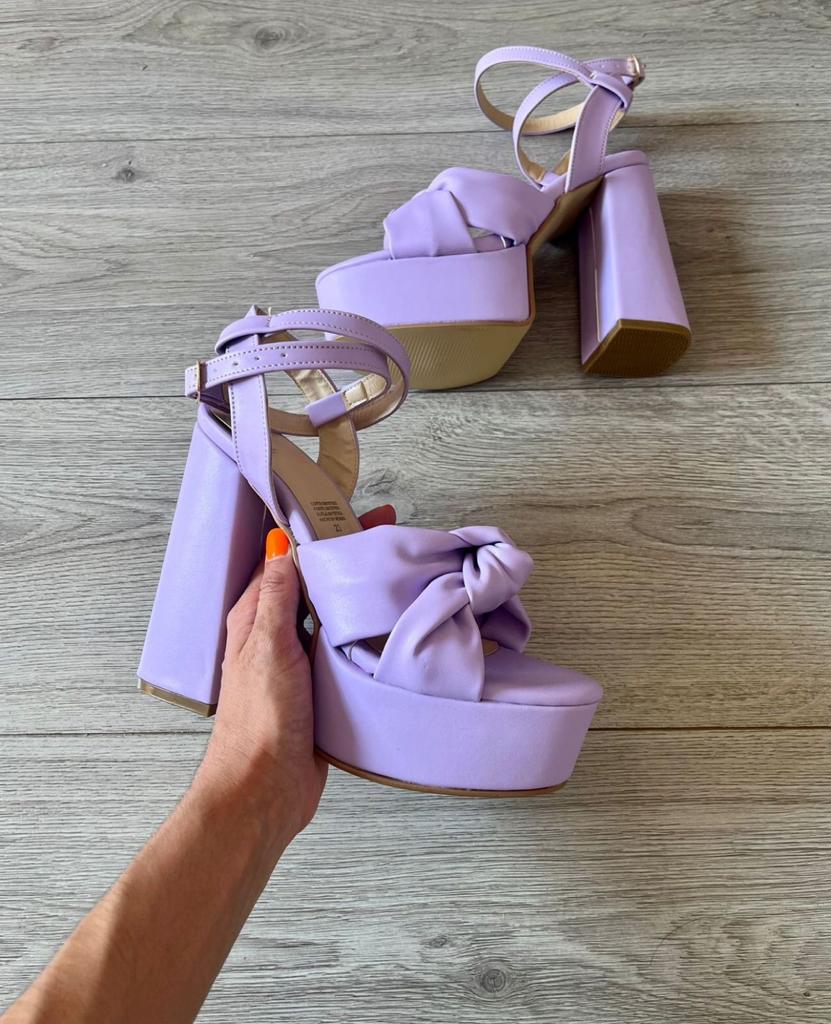 GOLDEN/TARO HEELS💜✨