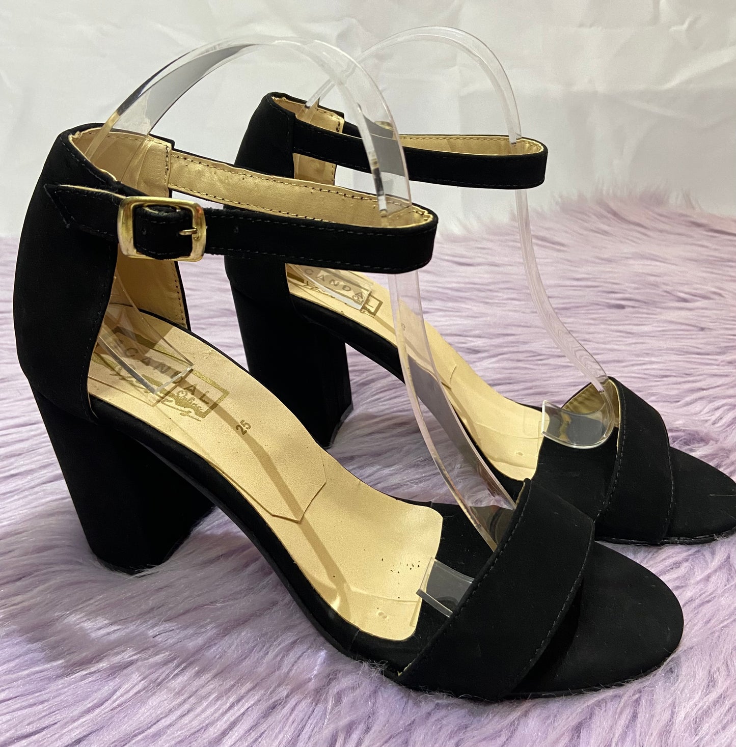 ZAPATILLAS NEGRAS FAVS #SCANDALGIRLS