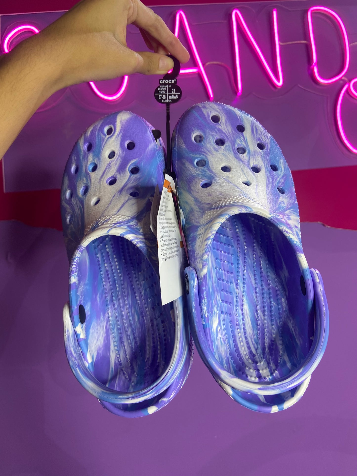 CROCS TYE DYE