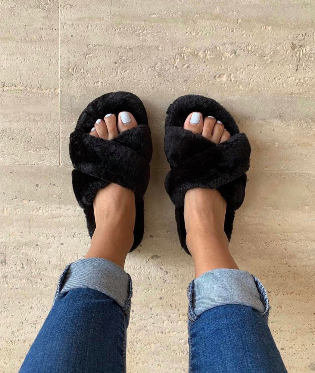 BLACK SLIPPERS